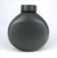 1I171 old green military aluminum water bottle