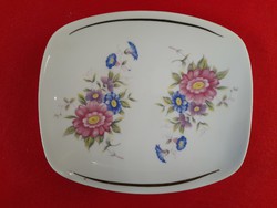 Raven's house with flower bowl, serving.