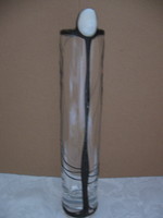 Művészi üveg váza Tiffany technikával, fém és kő díszítéssel