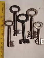 5 old safe keys