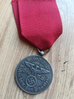 Harmadik Birodalmi  nsdap kitüntetés, piros szalagon