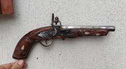 Beautiful inlaid mother-of-pearl and metal inlay forged pistol, also for flap-type decoration