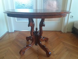 Neo-baroque spider table