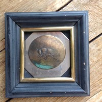 Régi Gspann Károly bronz légy ábrázolású keretezett kép fém díszítéssel