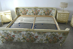 Original antique goble patterned upholstery with double bed grilles 200x200x45cm