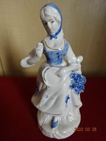 Kézzel festett porcelán figura, hímző lány, magassága 21 cm. Vanneki! Jókai.
