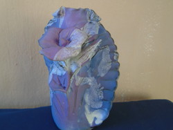Treasure i. A rare collector's ceramic vase with a flower petal, I didn't find any flaws in a live piece