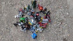 Many items at a discount price! Unique images of lego bionicle figures and sci-fi vehicle figures in one