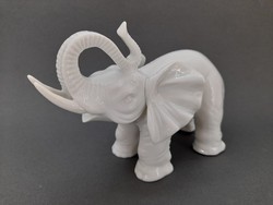 Fehér porcelán elefánt 10,5 cm