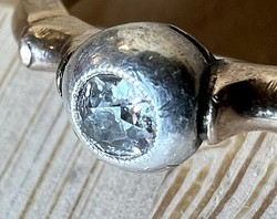 1 Forintról! Antik Button Briliáns (0,2 Ct) arany (3,0 g) gyűrű Hófehér kővel, Rókafejes fémjellel!