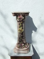 Posztamens szobortartó virágtartó porcelán