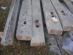 M7 Régi Vasúti betontalp  feszített vassal árok fölé ,térbeton,kerítés szerelőakna készítéséhez