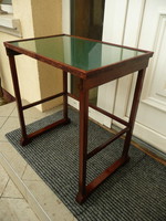 Antik üveg betétes, zöld gyapjú filces Thonet asztalka / szalon asztal / lerakó asztal