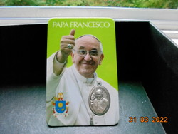 Ima kártya és medál Ferenc Pápával