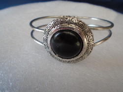 Ruget Tibetan women's bracelet with large onyx stone in the middle 33 grams 6.3x 4.7 larger wrist is also good