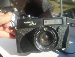 Yashica mg-1 film camera in original leather case