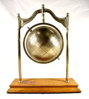 Beautiful tripod tin globe !!!