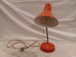 Retro gégecsöves asztali lámpa