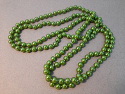 Hosszú zöld szemenként csomózott tekla gyöngysor