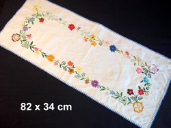 Tablecloth embroidered with floral pattern on old linen fabric, size in the picture