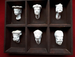 Krakkói királyi palota "fejek" múzeumi másolat: fali dísz