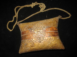 Antique toiletry, made of yellow and copper, lined inside, nice goldsmith work 13 x 10 x 6 cm