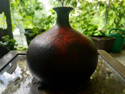 Francia sorszámozott öntött üveg váza
