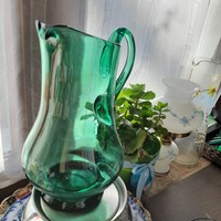Zöld üveg kancsó