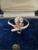 Régi 14 karátos vörös arany leveles bimbós gyűrű,gyémántokkal rubinnal!