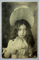 Antik francia fotó képeslap  rossz kisleány ollóval