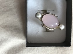 Rózsakvarc ezüst gyűrű két tenyésztett gyönggyel