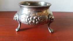 Spicy dish standing on silver-plated lion legs v. Salt container