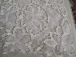 Risel - tablecloth - needlework - 85 x 38 cm! - Snow white - embroidered - thick fabric - flawless