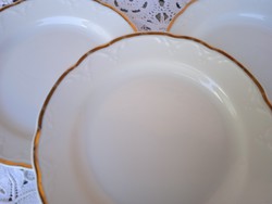 Royal RC 4db  fehér sütis tányér