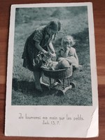 Régi képeslap, kislányok, babakocsi, 1943-ból