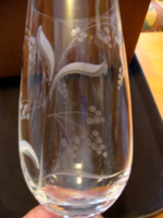 Csiszolt gyöngyvirágos talpas pohár, váza