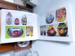 Emile Gallé üveg művész munkássagát bemutató könyv. Üvegművészet