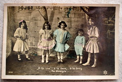 Antik üdvözlő fotó képeslap ugrálókötéllel játszó gyerekek