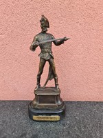 Kisfaludi Strobl Zsigmond hadik huszár bronzszobor