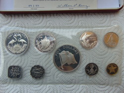 Bahamas circulation series 1974 pp with several pieces of silver medal