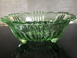 Antik zöld üvegtál három lábbal, gyöngyszemes mintával, 23 cm átmérő
