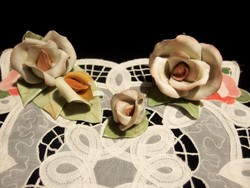 3 db Aquincumi porcelán rózsa