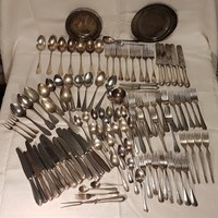 From the attic, more than 6 kg of old silver-plated alpaca and alpaca cutlery mixed and together!