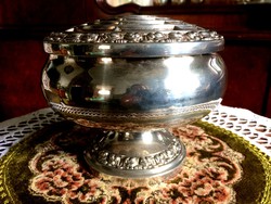 Beautiful, marked, silver-plated, large pot-pourri goblet in a nice, wear-free condition