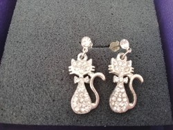 New stainless steel kitten-shaped earrings with nickel-free zirconia stones for sale!