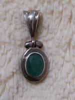 Smaragd ásvánnyal 925 sterling ezüst medál
