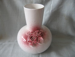 Shabby chic romantikus ,rózsaszín, plasztikus rózsás fehér váza