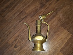 Antique spout with lid