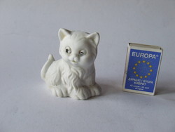 Régi picike, kisméretű biszkvit porcelán cica, macska figura