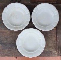 2 db +1 Zsolnay fehér leveses, mély tányér, 23 cm